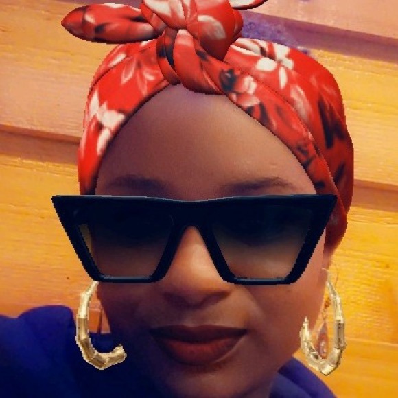 Meet your Posher, Tocara - Picture 7 of 7